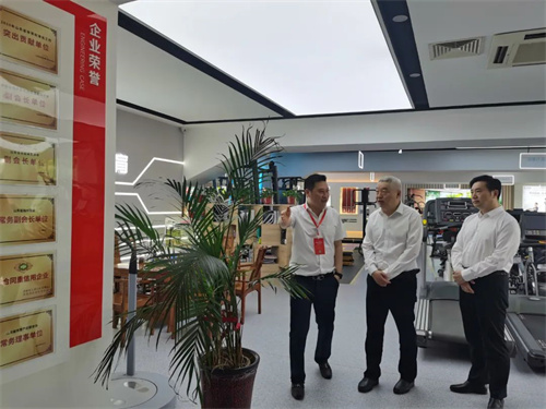 临沂市政府王映海副市长一行莅临KY开元888集团济南省体旗舰店